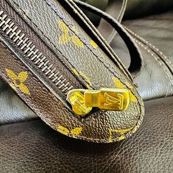 Louis Vuitton Geronimos Belt Bag Monogram - Picture 4 of 16